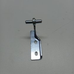 Кронштейн двери центральный холодильника Hotpoint-Ariston C00272430